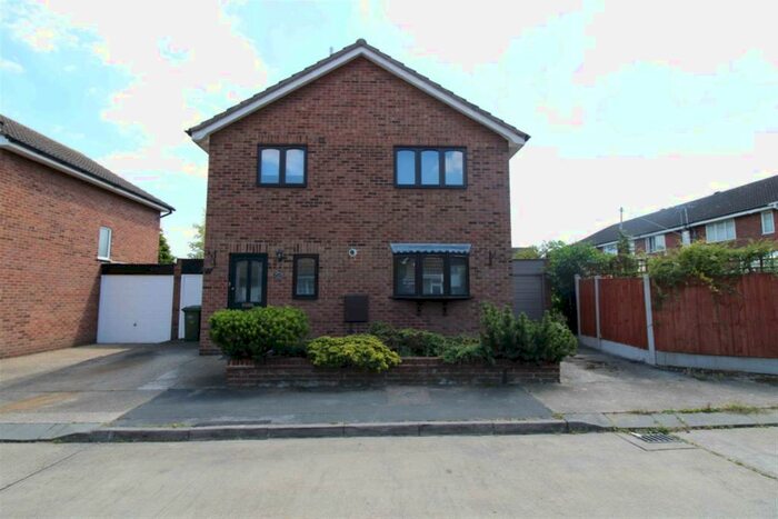 3 Bedroom Detached House To Rent In Macleod Close, Grays, Essex, RM17