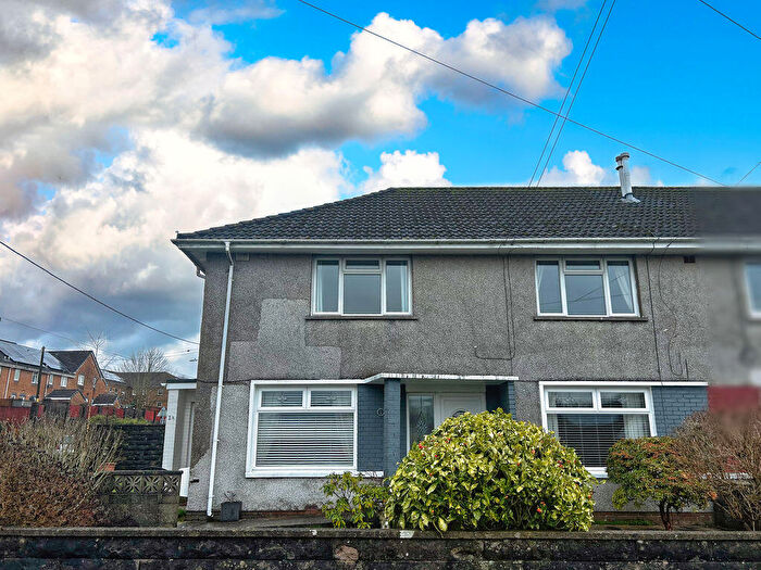 2 Bedroom Flat To Rent In Haul Fryn, Bridgend, CF32