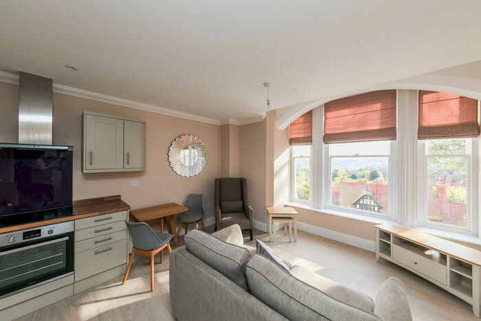 1 Bedroom Apartment To Rent In Clinton House, Clinton Terrace, NG7