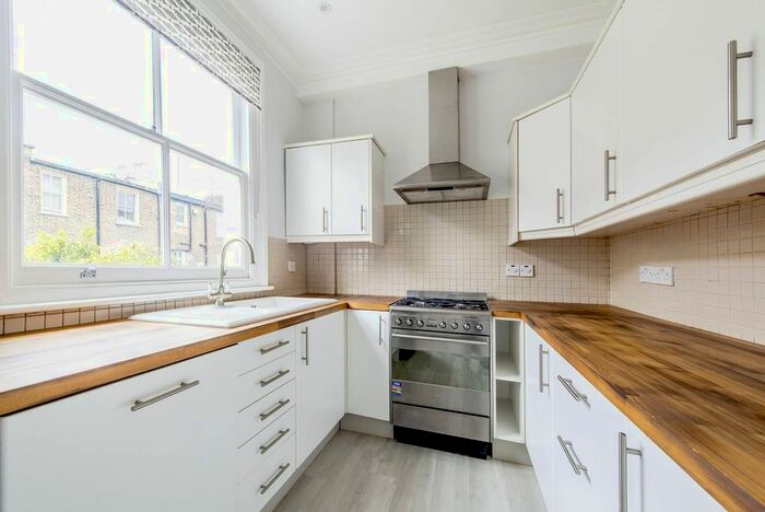 3 Bedroom Flat To Rent In Overstone Road, Brackenbury Village, London, W6