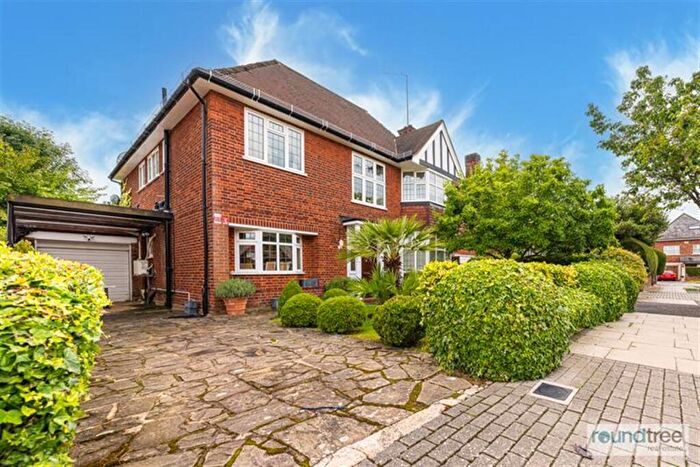 5 Bedroom Detached House For Sale In Manor Hall Avenue, Hendon, NW4