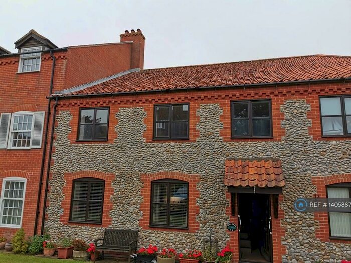 2 Bedroom Flat To Rent In Slade Court, West Runton, Cromer, NR27