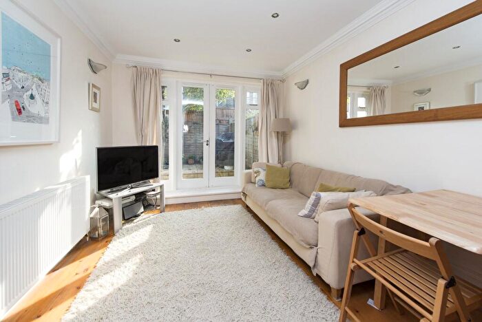 2 Bedroom Apartment To Rent In Blackstock Road, London, N5