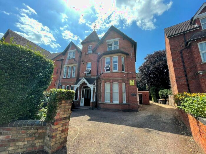 1 Bedroom Flat To Rent In Linden Road, Bedford, MK40