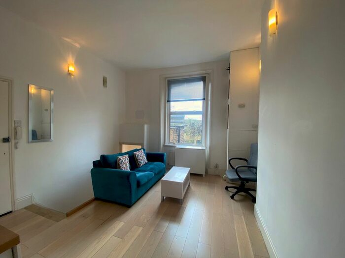 1 Bedroom Flat To Rent In - Eardley Crescent, London, SW5