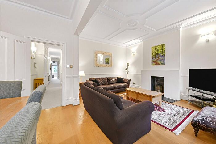 3 Bedroom Flat To Rent In Randolph Avenue, London, W9