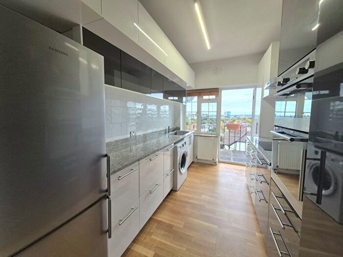 4 Bedroom Flat To Rent In Florence Mansion, NW4