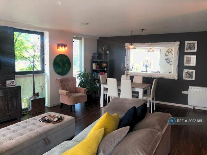 3 Bedroom Flat To Rent In Ratcliffe Cross Street, London, E1