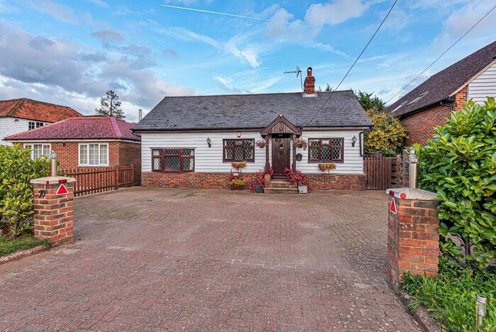 3 Bedroom Chalet For Sale In Headcorn Road, Biddenden, Ashford, TN27
