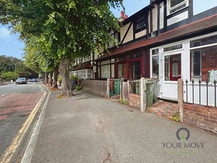 3 Bedroom Terraced House For Sale In Woodcote Road, Wallington, SM6