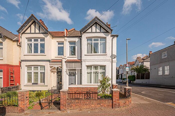 2 Bedroom Flat To Rent In Church Lane, Tooting, London, SW17