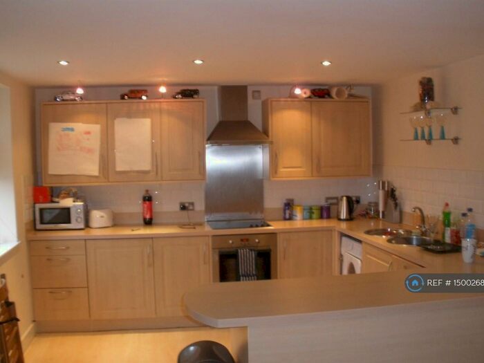 2 Bedroom Flat To Rent In Fleming House, Nottingham, NG3