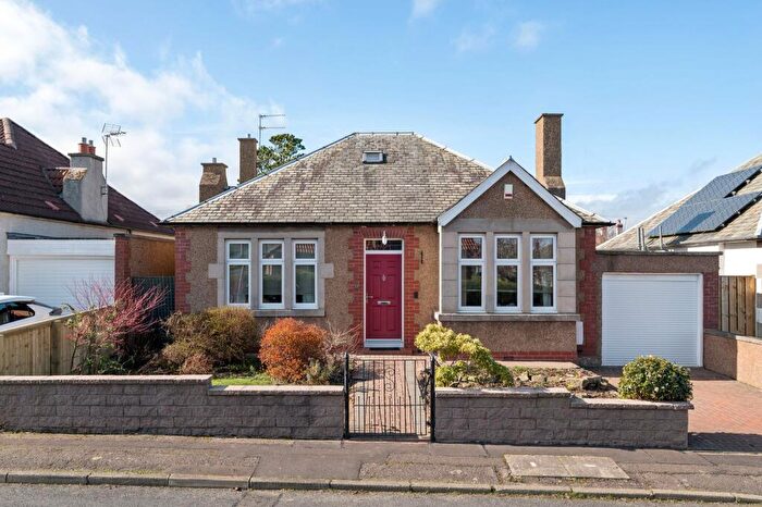 3 Bedroom Detached Bungalow For Sale In Kingsknowe Avenue, Edinburgh, EH14