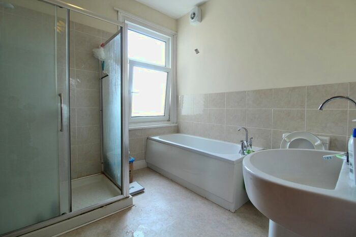 5 Bedroom Semi-detached House To Rent In Montgomerie Road, Southsea, PO5