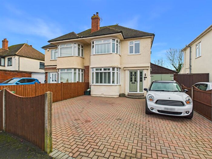 3 Bedroom Semi Detached House For Sale In Colin Road, Barnwood, Gloucester, GL4