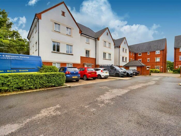 2 Bedroom Flat To Rent In Hammingden Court, Forge Wood, RH10