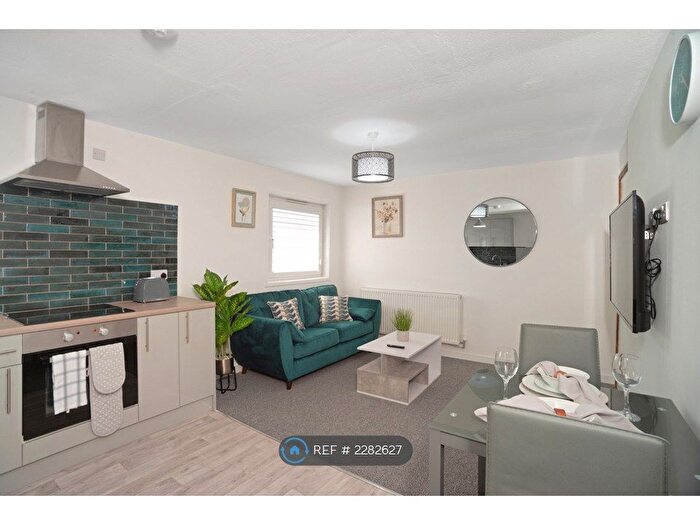 1 Bedroom Flat To Rent In Great Holme Court, Northampton, NN3