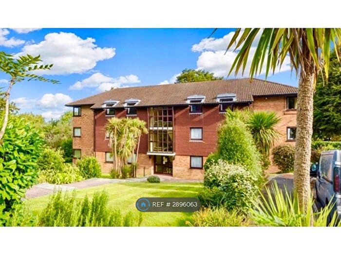 2 Bedroom Flat To Rent In Pine Trees Court, Hassocks, BN6