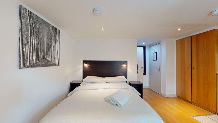 Studio To Rent In Cartwright Gardens, London, WC1H