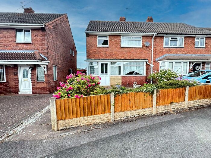 3 Bedroom Semi-Detached House For Sale In Byland Way, Walsall, WS3