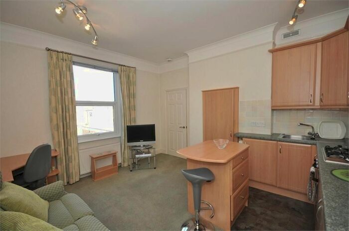 1 Bedroom Flat To Rent In Staines-Upon-Thames, Surrey TW18