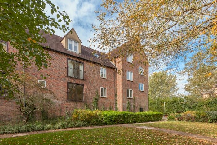 2 Bedroom Flat To Rent In Water Eaton Road, Oxford, OX2