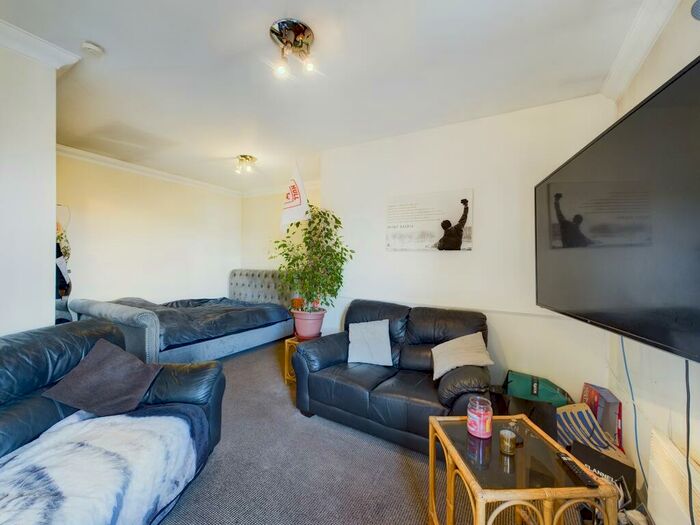 Studio For Sale In Broadley Close, HU9
