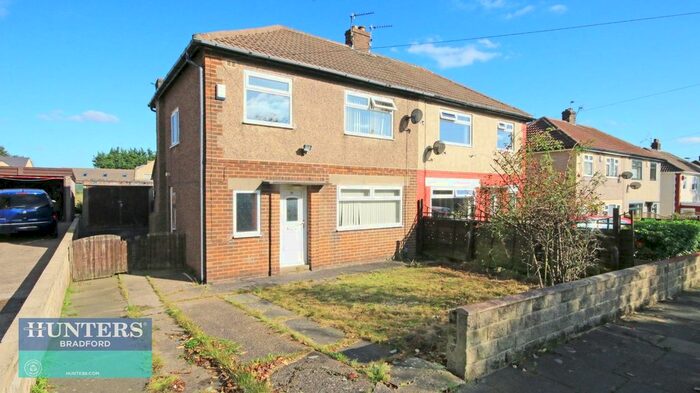 3 Bedroom Semi-Detached House To Rent In Kingsway, Wrose, Shipley, BD2