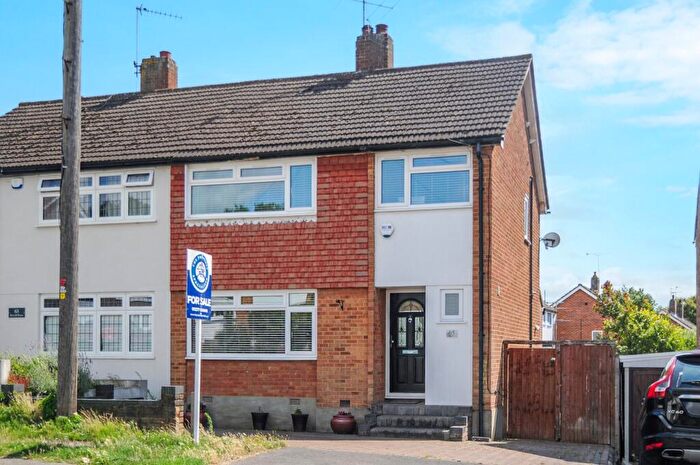 3 Bedroom Semi-Detached House For Sale In Upland Road, Billericay, CM12