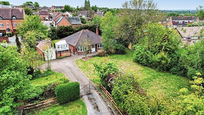 2 Bedroom Detached Bungalow To Rent In Mapperley Plains, Nottingham, NG3
