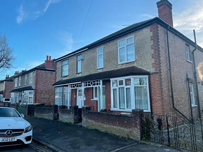 3 Bedroom Semi-Detached House To Rent In Willow Road, Bedford, MK42