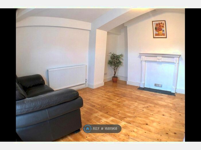 2 Bedroom Flat To Rent In Stamford Grove West, London, N16