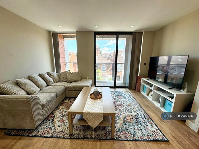 2 Bedroom Flat To Rent In Leapale Lane, Guildford, GU1