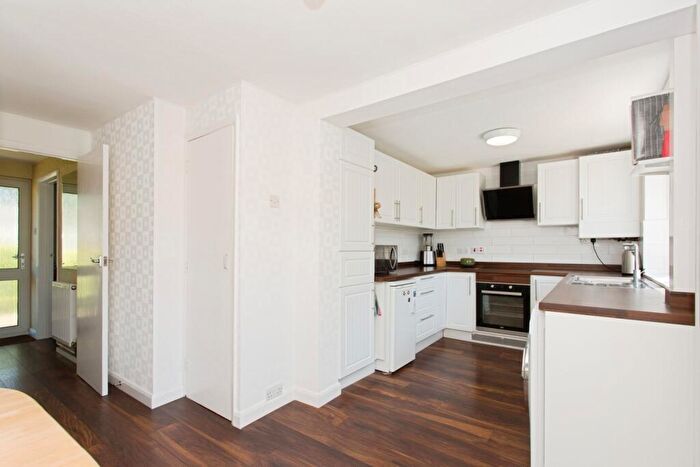 3 Bedroom Terraced House For Sale In Wadloes Road, Cambridgeshire, CB5
