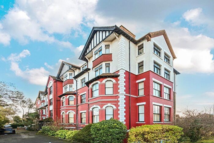 3 Bedroom Flat For Sale In Ellesmere Court, London, SE20