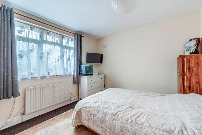 2 Bedroom Flat For Sale In Harrow View, North Harrow, Harrow, HA2