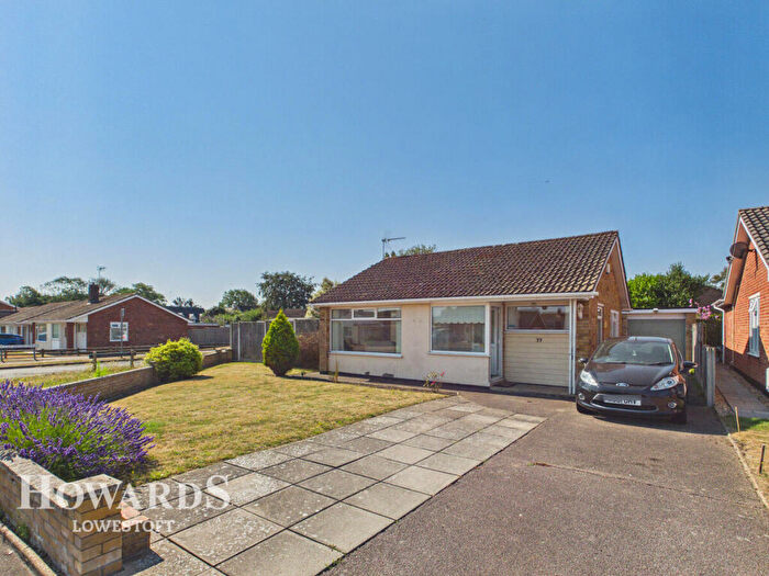 3 Bedroom Detached Bungalow For Sale In The Fairway, Lowestoft, NR33