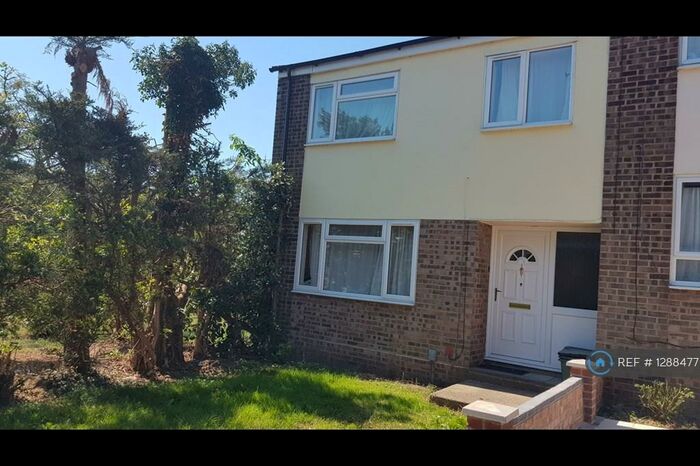 5 Bedroom End Of Terrace House To Rent In Macbeth Close, Colchester, CO4