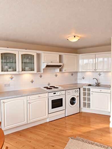 1 Bedroom Apartment To Rent In Richmond Walk, Ocean Court Richmond Walk, PL1