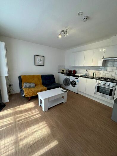 1 Bedroom Flat To Rent In Maple Street, London, W1T