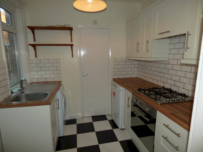 2 Bedroom Flat To Rent In Tosson Terrace, Heaton, Newcastle Upon Tyne, NE6