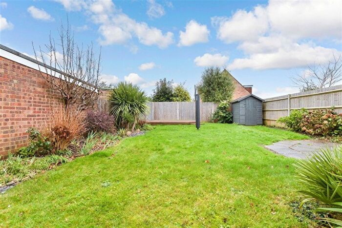 3 Bedroom Semi-Detached House For Sale In Southwood, Maidstone, Barming, Kent, ME16