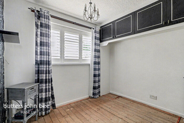 2 Bedroom Detached Bungalow For Sale In Courtway Drive, Sneyd Green, Stoke-On-Trent, ST1