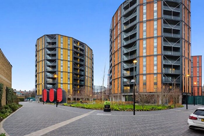 1 Bedroom Flat To Rent In Regents View, Bethnal Green, London, E2