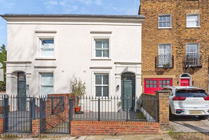 1 Bedroom Terraced House To Rent In North Hill, Highgate, N6