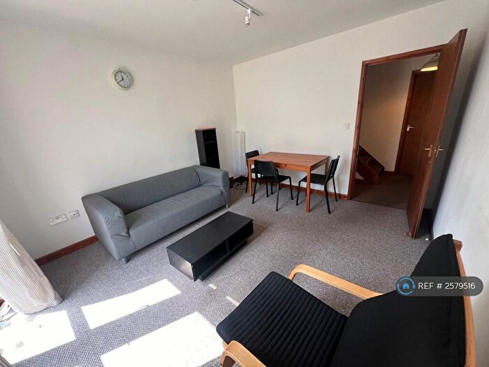 2 Bedroom Flat To Rent In City Road, Bristol, BS2