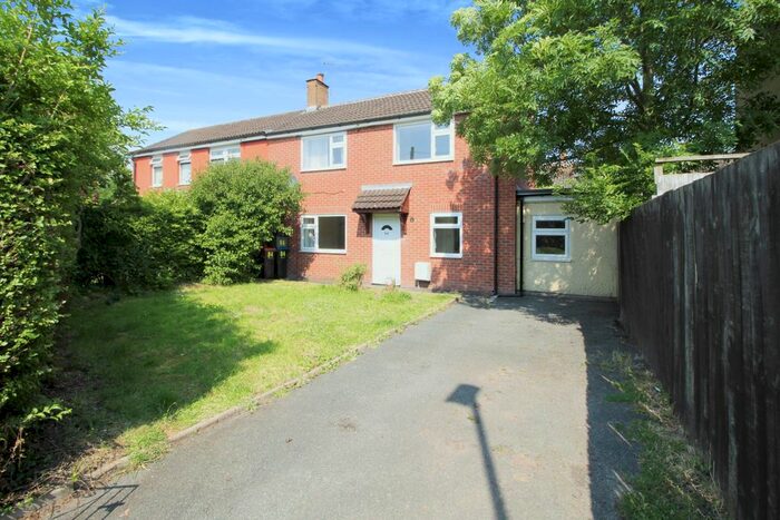 4 Bedroom Semi-Detached House To Rent In Hillside Road, Blacon, Chester, CH1