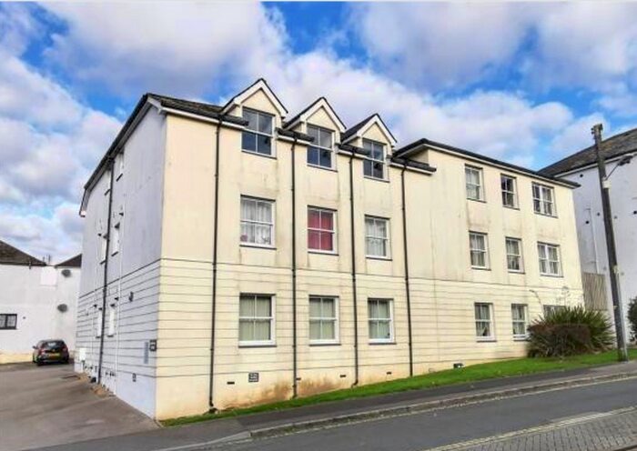 2 Bedroom Flat To Rent In St Austell - Tax Band A, PL25