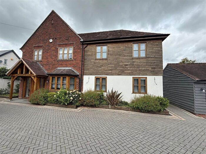 5 Bedroom Detached House To Rent In New Road, Swindon, Dudley, DY3