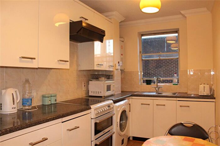 1 Bedroom Apartment To Rent In Dingwall Road, Croydon, Surrey, CR0